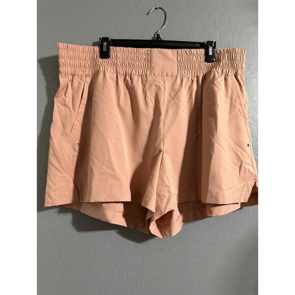 Old Navy Women's Stretch Tech Dry Quick shorts size XL NWOT - Picture 1 of 6